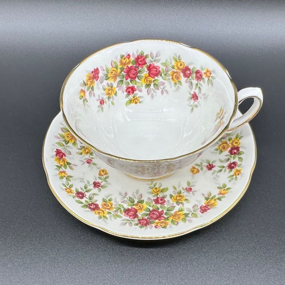 Royal Grafton Peach Colour Flowers Tea Cup Saucer Set Bone China England - Picture 2 of 5